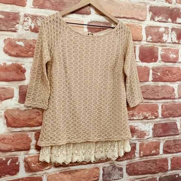 Anthropologie Areve Top Shirt Women's Medium Pink Tan Floral Lace Scalloped Trim - Picture 2 of 8